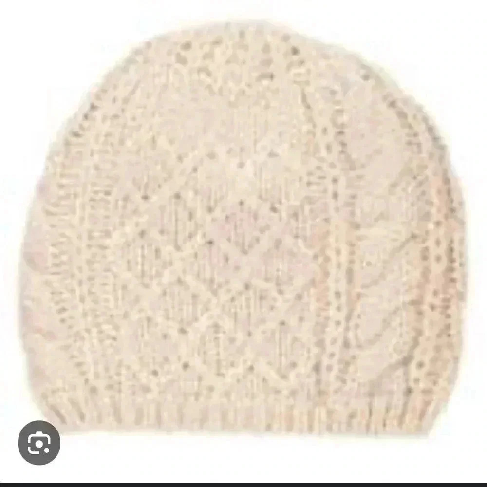 Noble Mount Crème Beanie